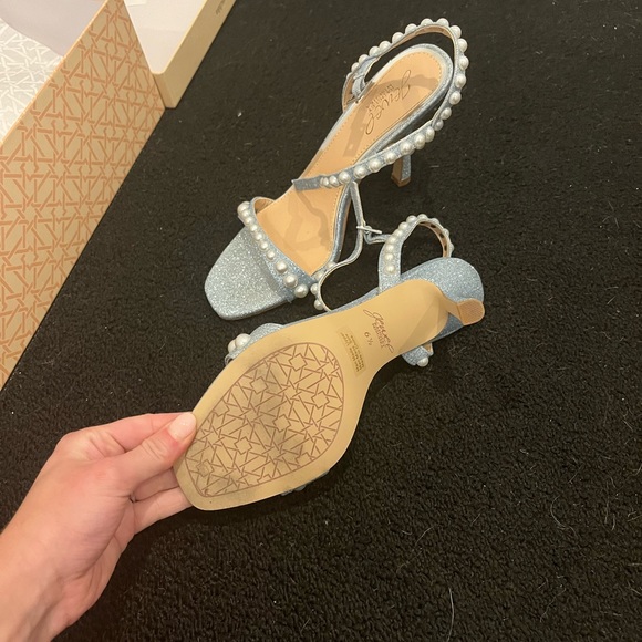 Jewel Badgley Mischka heel 6.5 - Picture 3 of 5